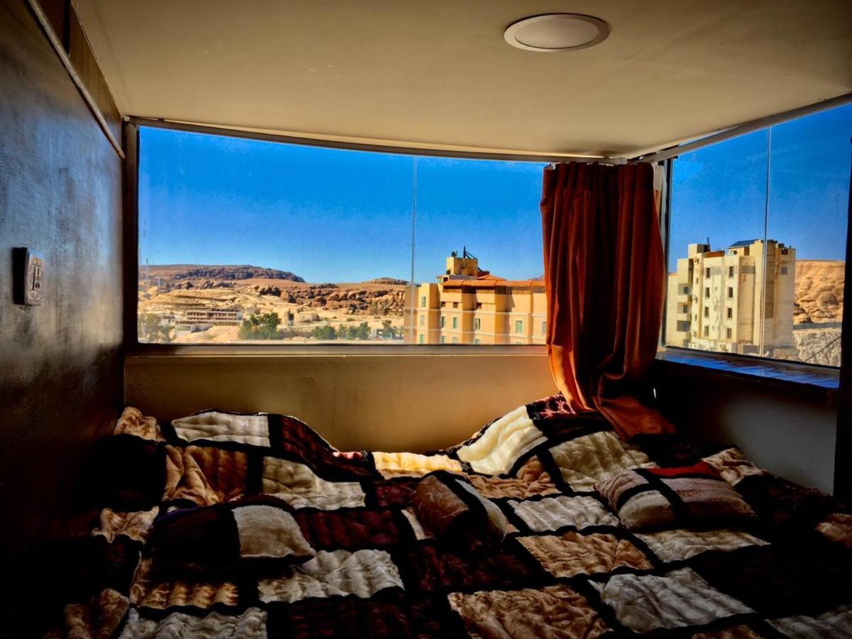 Petra Cabin Hostel Wadi Musa Exterior photo